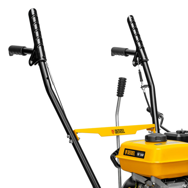 Бензиновая снегоуборочная машина SB 560, 212 cc, ручной старт Denzel Бензиновая снегоуборочная машина SB 560, 212 cc, ручной старт Denzel