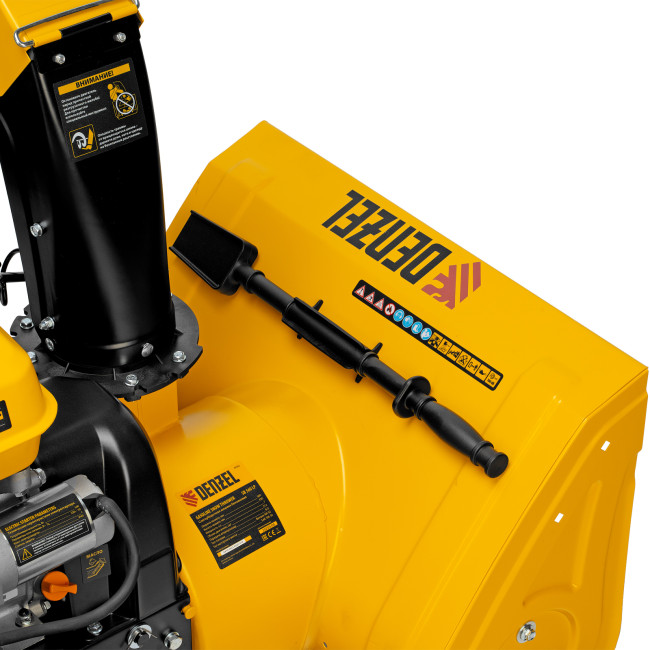 Бензиновая снегоуборочная машина SB 560 LP, 212 cc, электростартер, фара Denzel Бензиновая снегоуборочная машина SB 560 LP, 212 cc, электростартер, фара Denzel