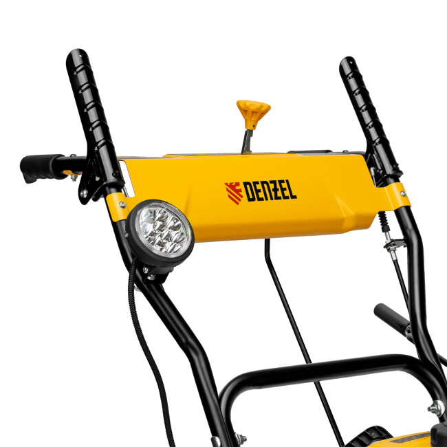 Бензиновая снегоуборочная машина SB 560 LP, 212 cc, электростартер, фара Denzel Бензиновая снегоуборочная машина SB 560 LP, 212 cc, электростартер, фара Denzel