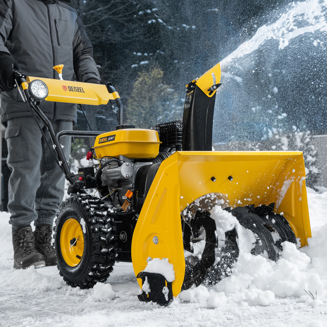 Бензиновая снегоуборочная машина SB 560 LP, 212 cc, электростартер, фара Denzel Бензиновая снегоуборочная машина SB 560 LP, 212 cc, электростартер, фара Denzel