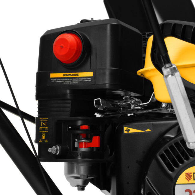 Бензиновая снегоуборочная машина SBM 610, 212 cc, ручной старт, фара Denzel Бензиновая снегоуборочная машина SBM 610, 212 cc, ручной старт, фара Denzel