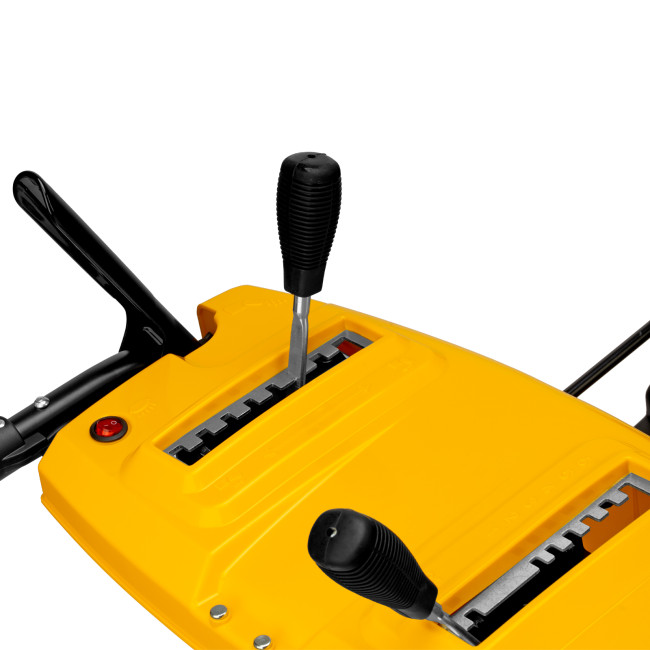 Бензиновая снегоуборочная машина SBM 610S PRO, 212 cc, электростартер, фара, обогрев Denzel Бензиновая снегоуборочная машина SBM 610S PRO, 212 cc, электростартер, фара, обогрев Denzel