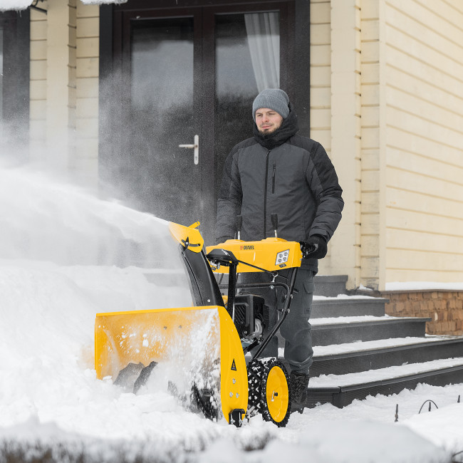 Бензиновая снегоуборочная машина SBM 610S PRO, 212 cc, электростартер, фара, обогрев Denzel Бензиновая снегоуборочная машина SBM 610S PRO, 212 cc, электростартер, фара, обогрев Denzel