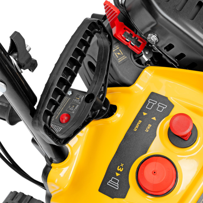 Бензиновая снегоуборочная машина SB 460, 99cc, ручной старт Denzel Бензиновая снегоуборочная машина SB 460, 99cc, ручной старт Denzel