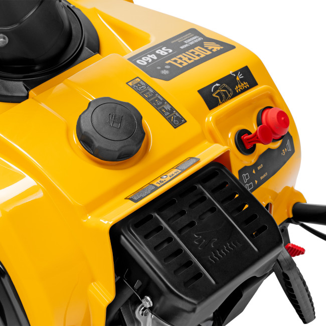 Бензиновая снегоуборочная машина SB 460, 99cc, ручной старт Denzel Бензиновая снегоуборочная машина SB 460, 99cc, ручной старт Denzel