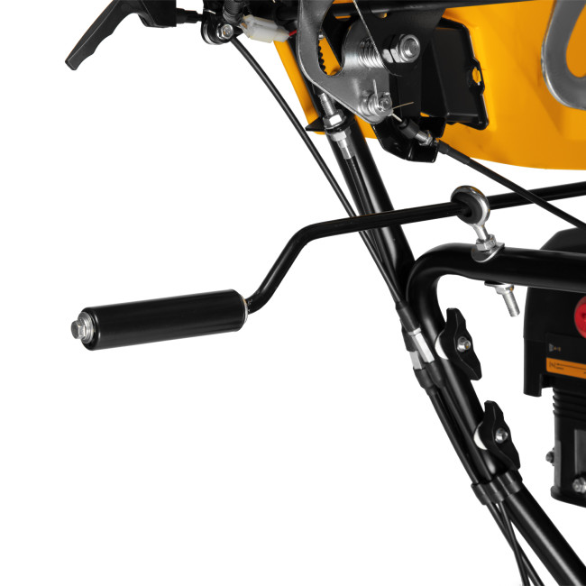 Бензиновая снегоуборочная машина SBL 711DT PRO, 420cc, гусеницы, эл.старт, блок. дифф. Denzel Бензиновая снегоуборочная машина SBL 711DT PRO, 420cc, гусеницы, эл.старт, блок. дифф. Denzel