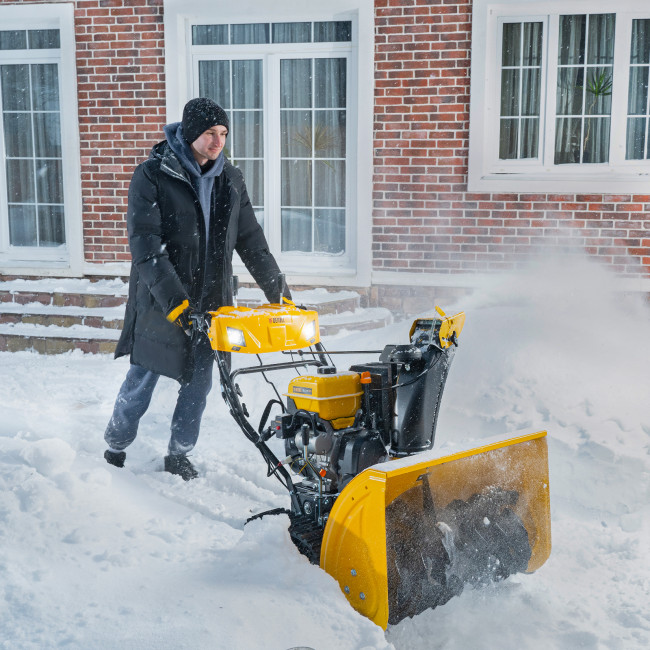 Бензиновая снегоуборочная машина SBL 711DT PRO, 420cc, гусеницы, эл.старт, блок. дифф. Denzel Бензиновая снегоуборочная машина SBL 711DT PRO, 420cc, гусеницы, эл.старт, блок. дифф. Denzel