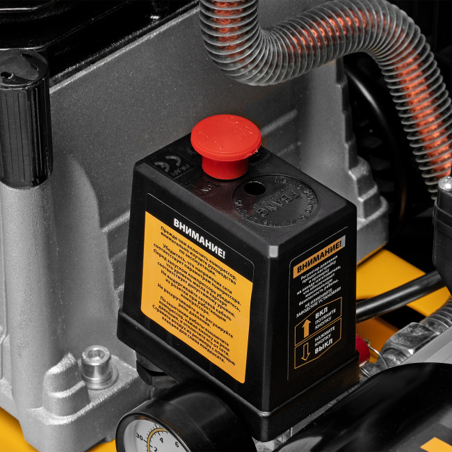 Компрессор воздушный рем. привод BCI 2100/50, 2,1 кВт, 50 литров, 400 л/мин Denzel Компрессор воздушный рем. привод BCI 2100/50, 2,1 кВт, 50 литров, 400 л/мин Denzel