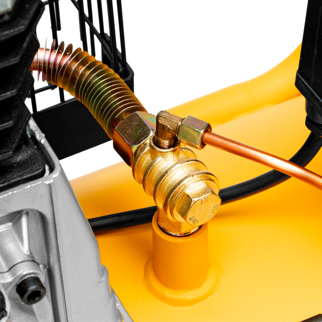 Компрессор воздушный BCI2300/100, ременный привод, 2.3 кВт, 100 литров, 400 л/мин Denzel Компрессор воздушный BCI2300/100, ременный привод, 2.3 кВт, 100 литров, 400 л/мин Denzel