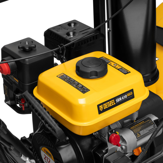Бензиновая снегоуборочная машина SBM 610DT PRO, 212cc, гусеницы, эл.старт, блок. дифф. Denzel Бензиновая снегоуборочная машина SBM 610DT PRO, 212cc, гусеницы, эл.старт, блок. дифф. Denzel