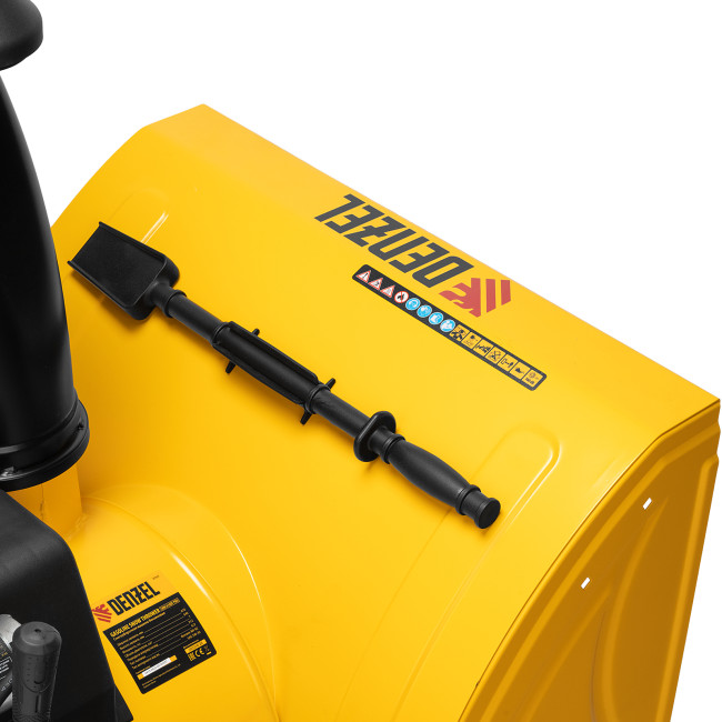 Бензиновая снегоуборочная машина SBM 610DT PRO, 212cc, гусеницы, эл.старт, блок. дифф. Denzel Бензиновая снегоуборочная машина SBM 610DT PRO, 212cc, гусеницы, эл.старт, блок. дифф. Denzel