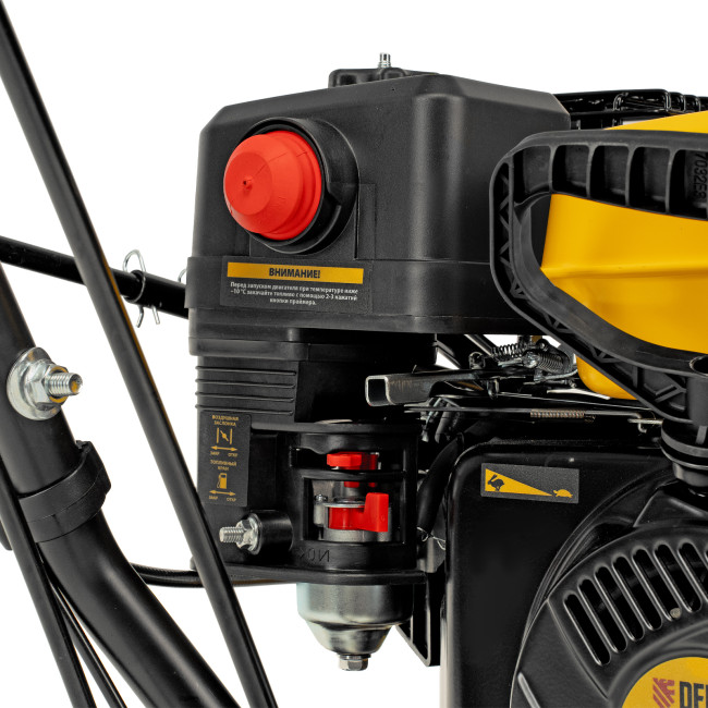 Гибридная снегоуборочная машина с функц. подметания SWB-600, 212 сс, руч. старт, 2 насадки Denzel Гибридная снегоуборочная машина с функц. подметания SWB-600, 212 сс, руч. старт, 2 насадки Denzel