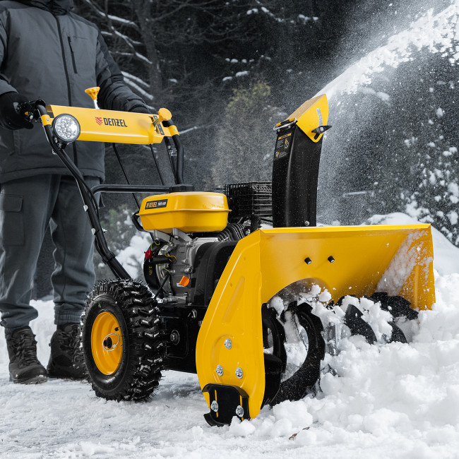 Гибридная снегоуборочная машина с функц. подметания SWB-600, 212 сс, руч. старт, 2 насадки Denzel Гибридная снегоуборочная машина с функц. подметания SWB-600, 212 сс, руч. старт, 2 насадки Denzel