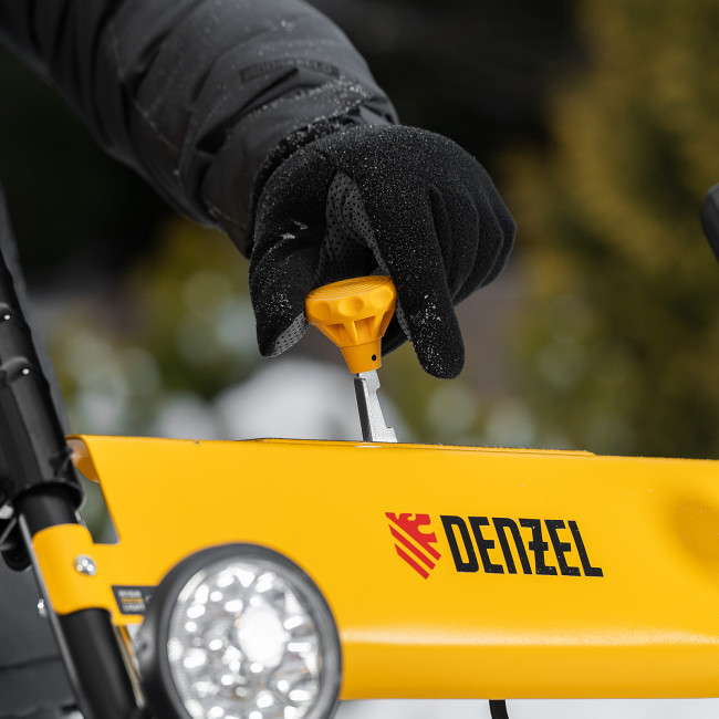 Гибридная снегоуборочная машина с функц. подметания SWB-600, 212 сс, руч. старт, 2 насадки Denzel Гибридная снегоуборочная машина с функц. подметания SWB-600, 212 сс, руч. старт, 2 насадки Denzel