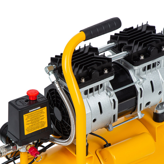 Компрессор DLS650/10 безмаслянный малошумный 650 Вт, 120 л/мин, ресивер 10 л Denzel Компрессор DLS650/10 безмаслянный малошумный 650 Вт, 120 л/мин, ресивер 10 л Denzel