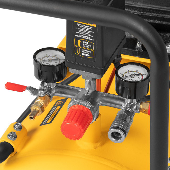 Компрессор воздушный BCV2200/100, ременный привод, 2.2 кВт, 100 литров, 370 л/мин Denzel Компрессор воздушный BCV2200/100, ременный привод, 2.2 кВт, 100 литров, 370 л/мин Denzel