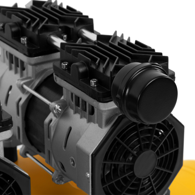 Компрессор безмасляный, малошумный DLS 1800/100,1800 Вт, 3x600, 100 л, 345 л/мин Denzel Компрессор безмасляный, малошумный DLS 1800/100,1800 Вт, 3x600, 100 л, 345 л/мин Denzel