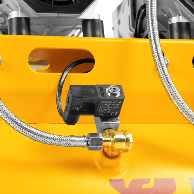 Компрессор безмасляный, малошумный DLS 1800/100,1800 Вт, 3x600, 100 л, 345 л/мин Denzel Компрессор безмасляный, малошумный DLS 1800/100,1800 Вт, 3x600, 100 л, 345 л/мин Denzel