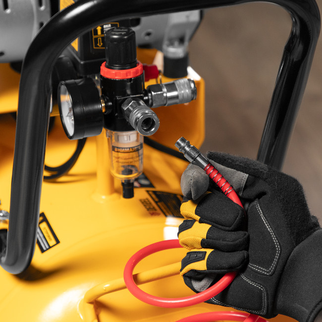 Компрессор безмасляный, малошумный DLS 1800/100,1800 Вт, 3x600, 100 л, 345 л/мин Denzel Компрессор безмасляный, малошумный DLS 1800/100,1800 Вт, 3x600, 100 л, 345 л/мин Denzel