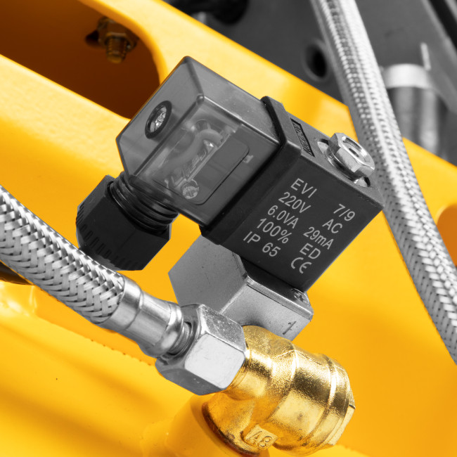 Компрессор безмасляный, малошумный DLS 3300/100, 3300 Вт,3x1100, 100 л, 570 л/мин ,блок управления Denzel