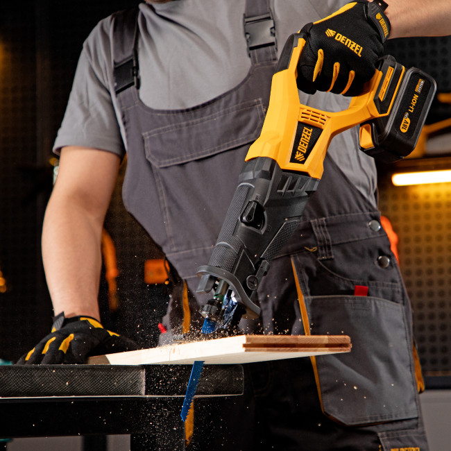 Пила сабельная аккумуляторная бесщет BRC-120, 18В Li-Ion Denzel Пила сабельная аккумуляторная бесщет BRC-120, 18В Li-Ion Denzel