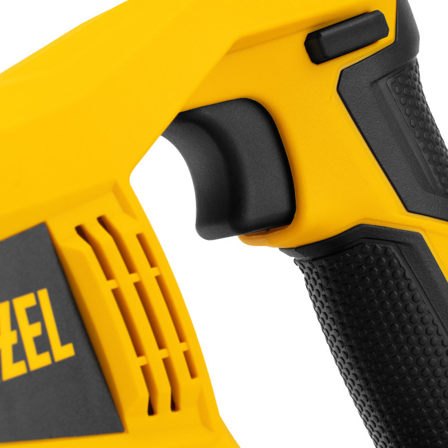 Пила сабельная аккумуляторная бесщет BRC-120-0, 18В Li-Ion Denzel Пила сабельная аккумуляторная бесщет BRC-120-0, 18В Li-Ion Denzel