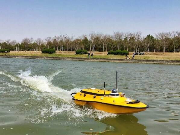 Надводный дрон CHCNAV Apache 3 Надводный дрон CHCNAV Apache 3