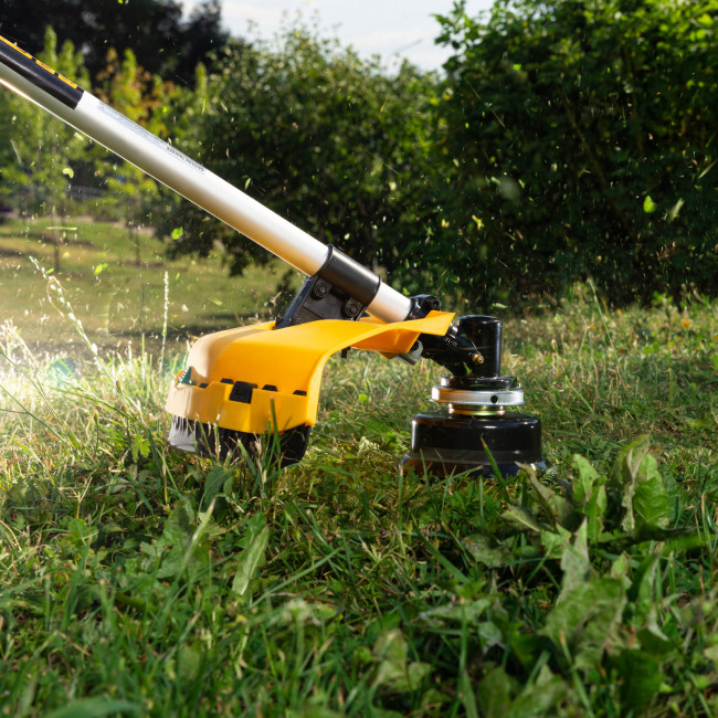 Триммер бензиновый DT 52S, 52 см3, 3 л. с, разъемная штанга, состоит из 2 частей Denzel