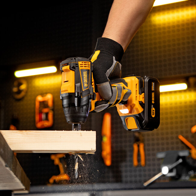 Винтоверт ударный аккумуляторный бесщет CID-IB-200 18В Li-Ion Denzel Винтоверт ударный аккумуляторный бесщет CID-IB-200 18В Li-Ion Denzel